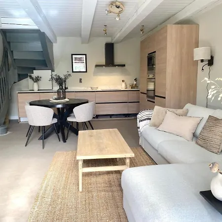 Peaceful And Comfortable With Valley View